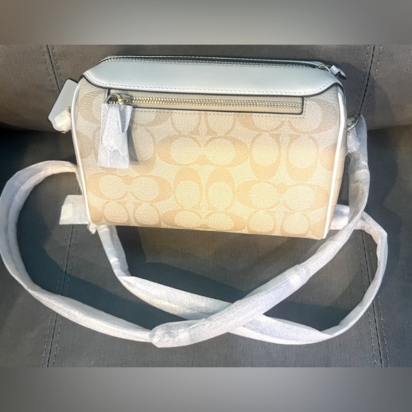 Coach Light Khaki Chalk Bennett Shoulder and or Crossbody bag new - Picture 3 of 12